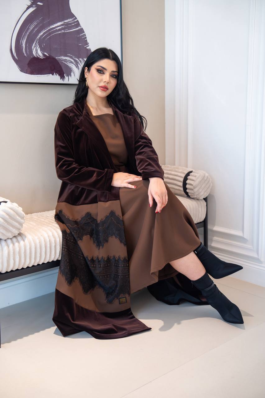 عباية بليزر مخمل و كريب مع جوبير