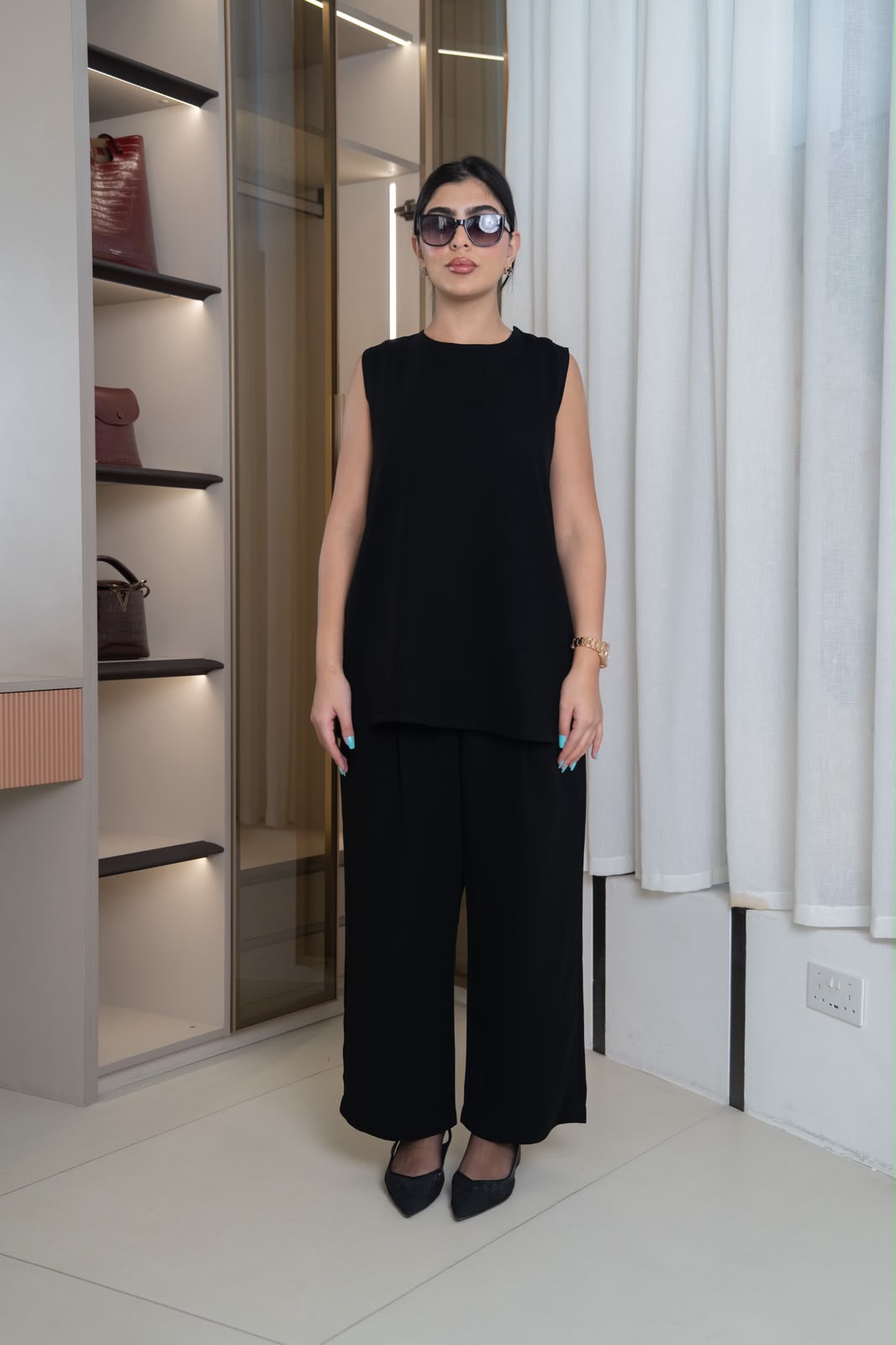 Black crepe blouse and pants set.C:1117