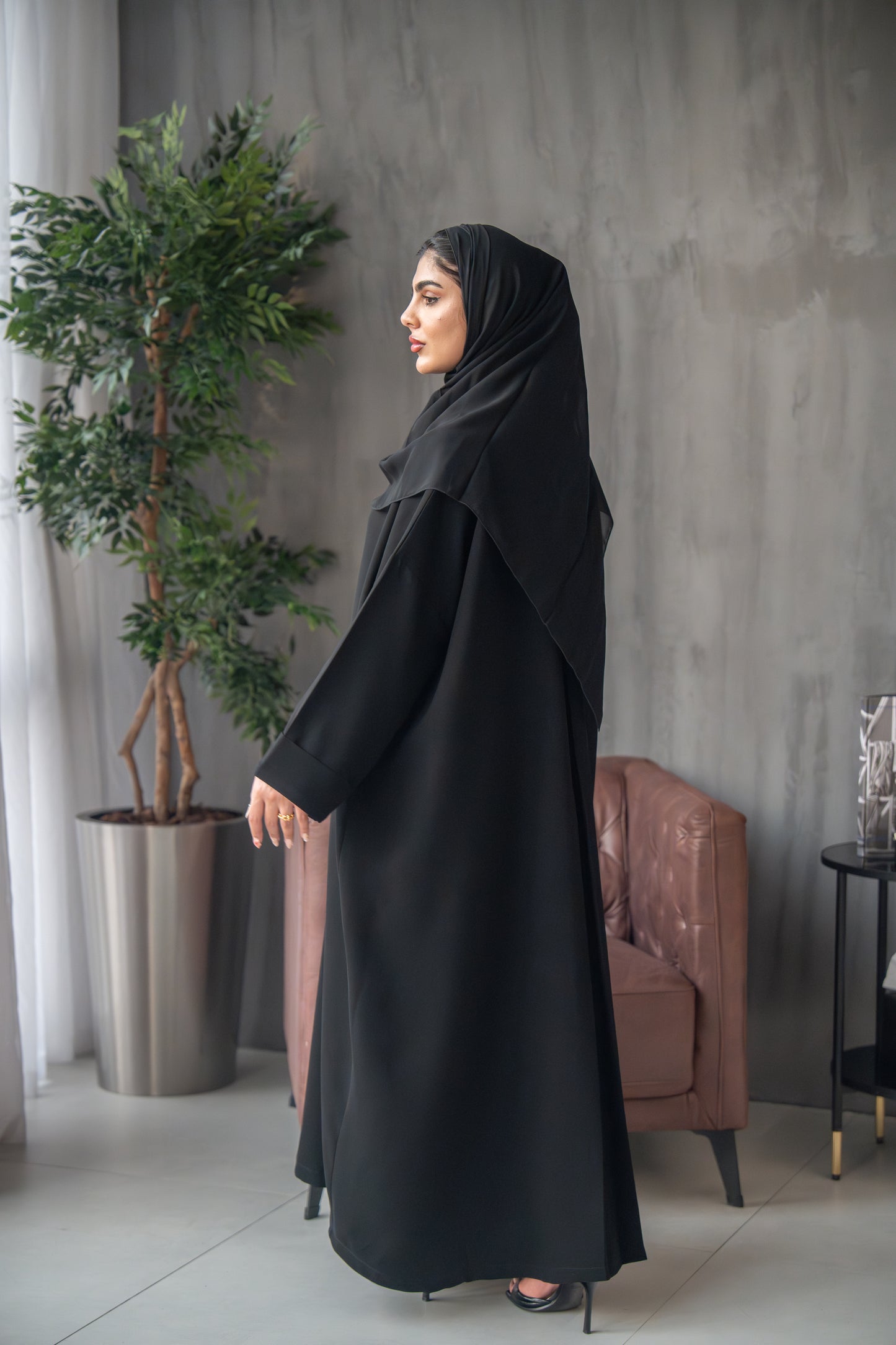 عباية بسيطة بزر واحد