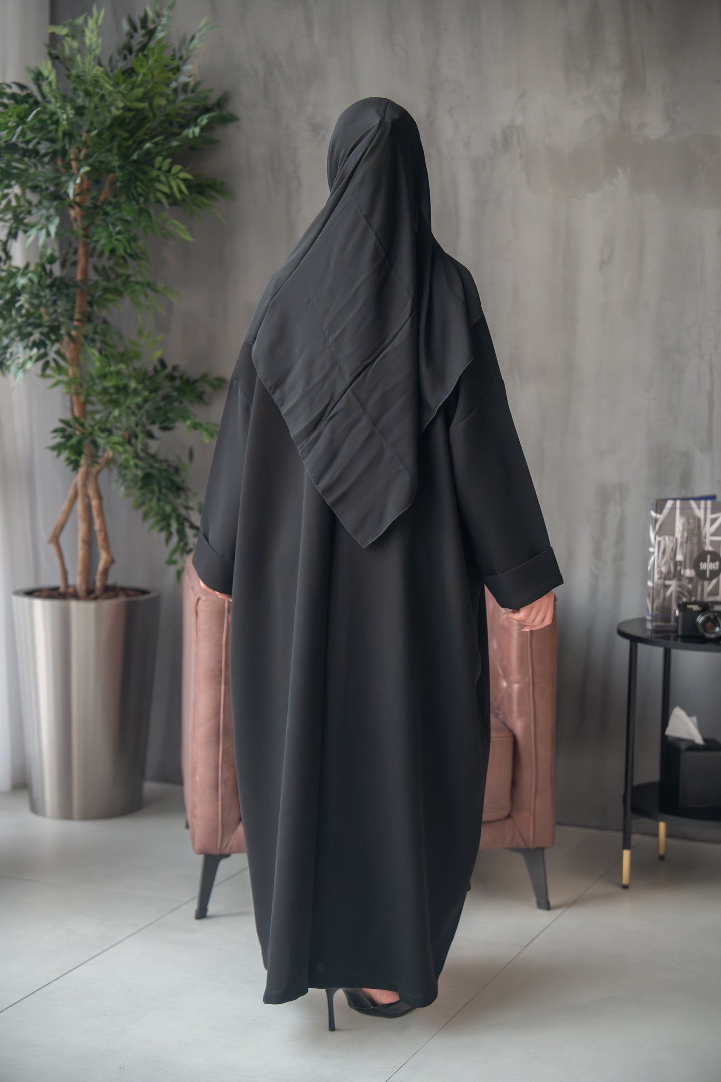 عباية بسيطة بزر واحد