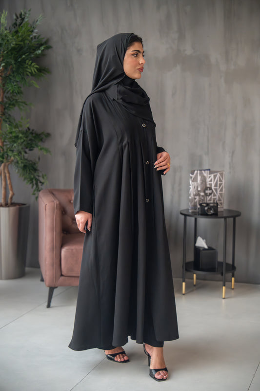 عباية أنيقة مطوية