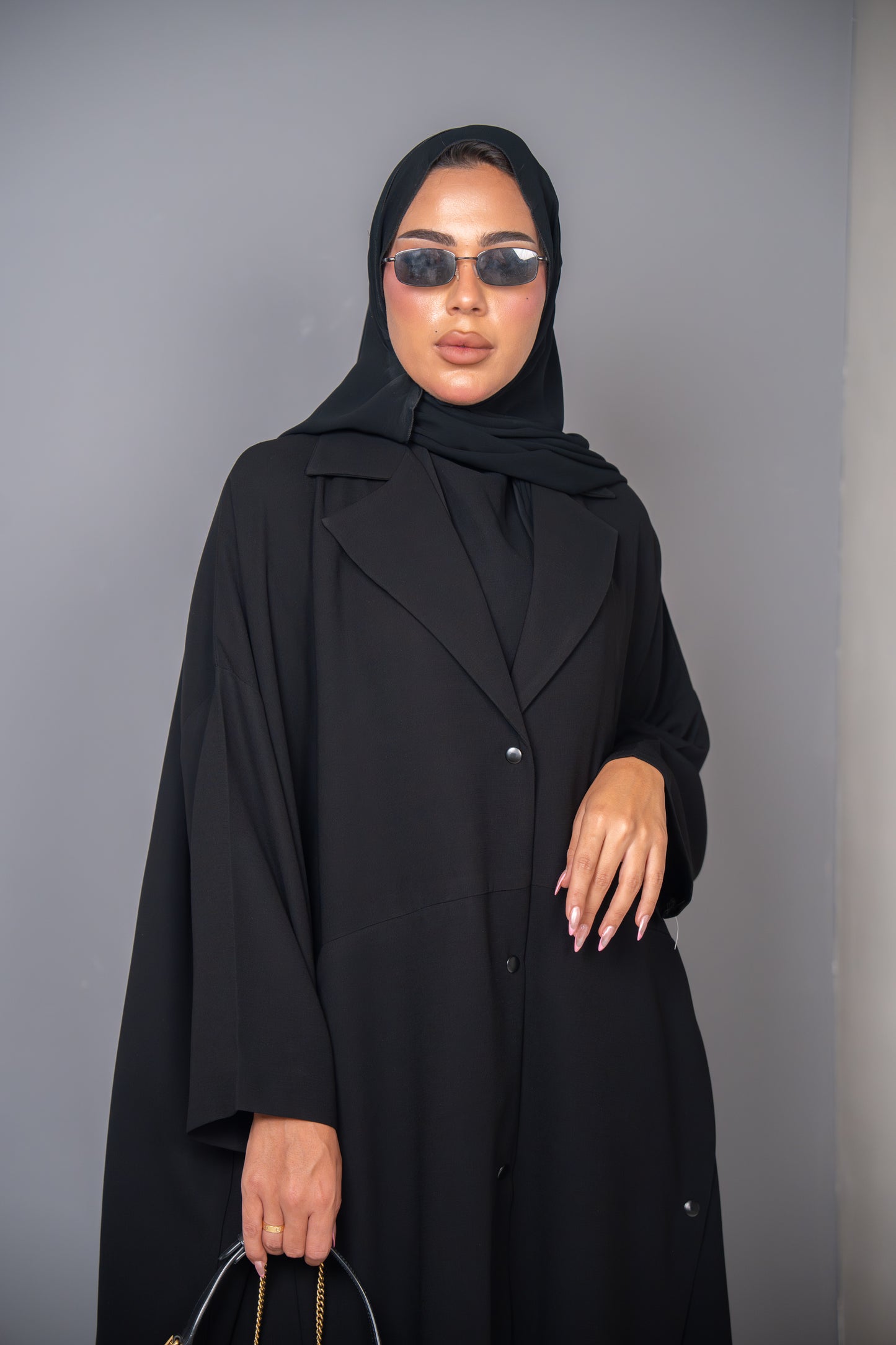 عباية نوران - تصميم أنيق من الكريب الكوبي