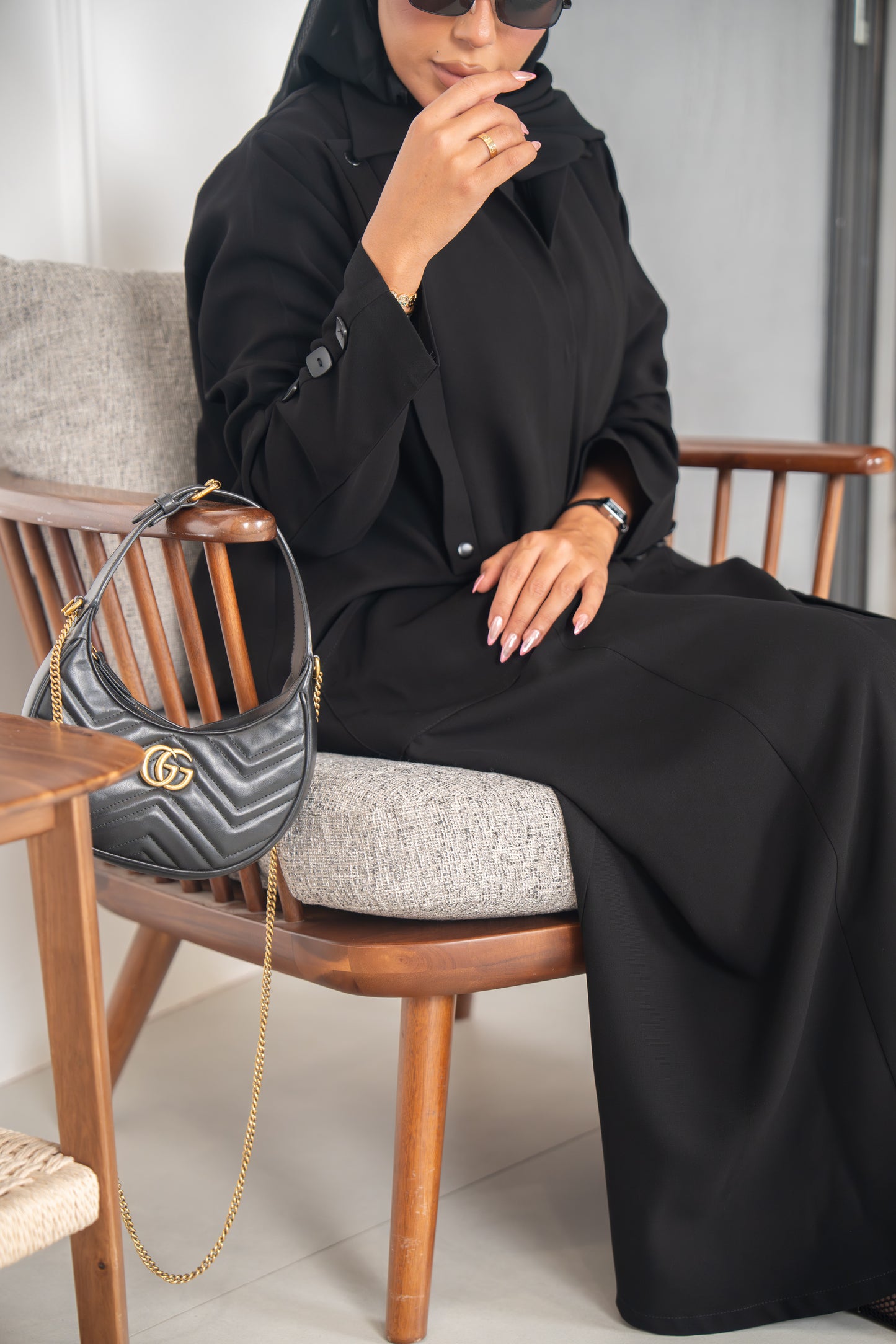 عباية رفيعة – لمسة راقية