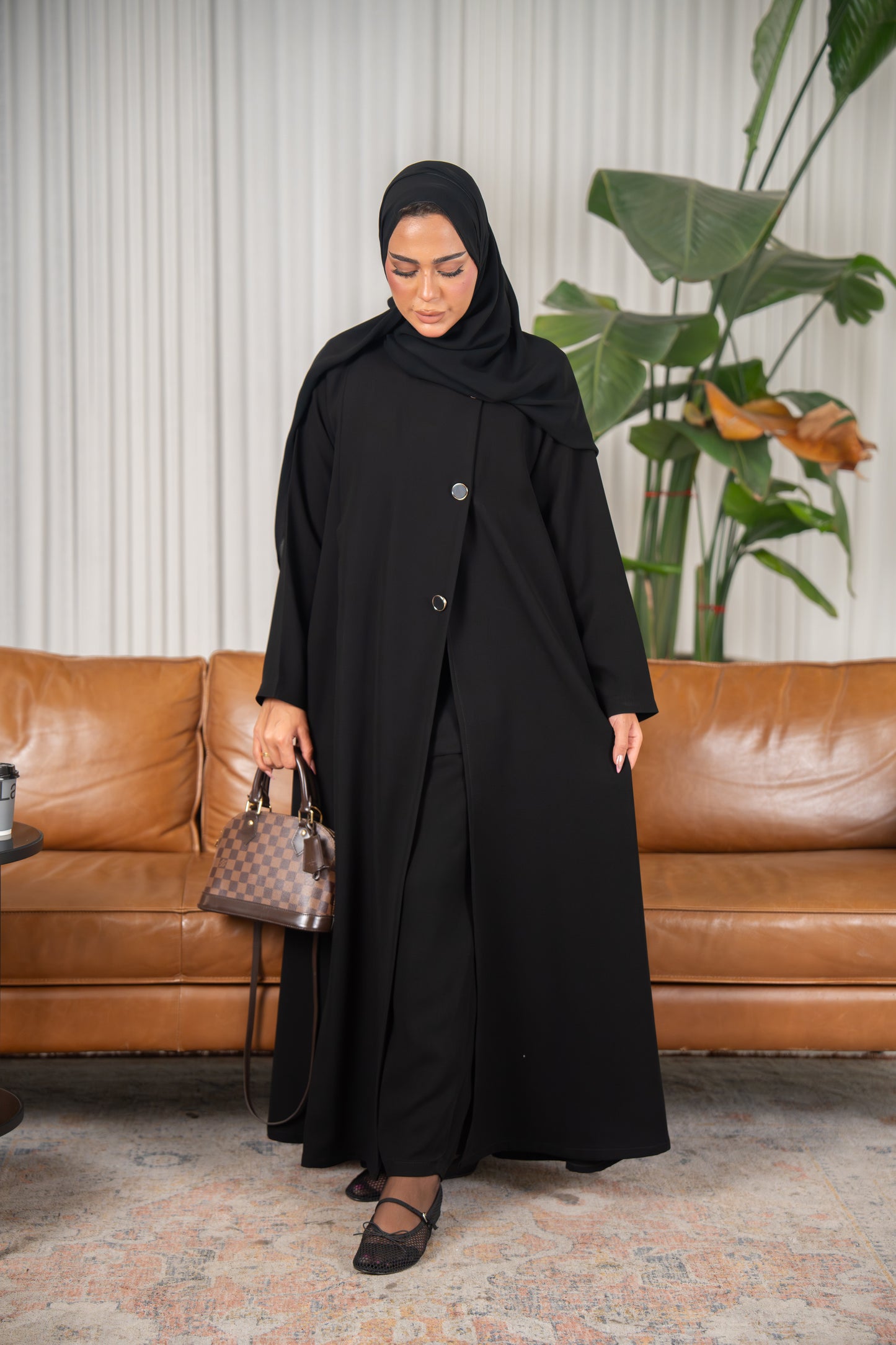 عباية دانا - بساطة جريئة في كريب كوبا