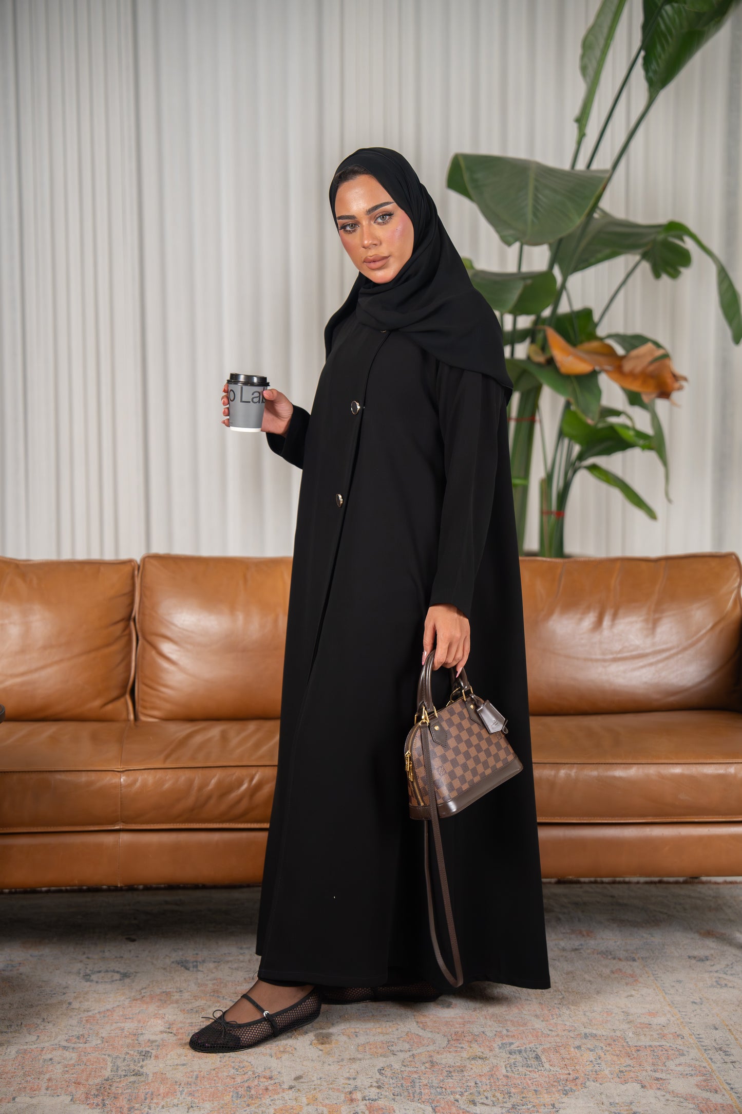 عباية دانا - بساطة جريئة في كريب كوبا