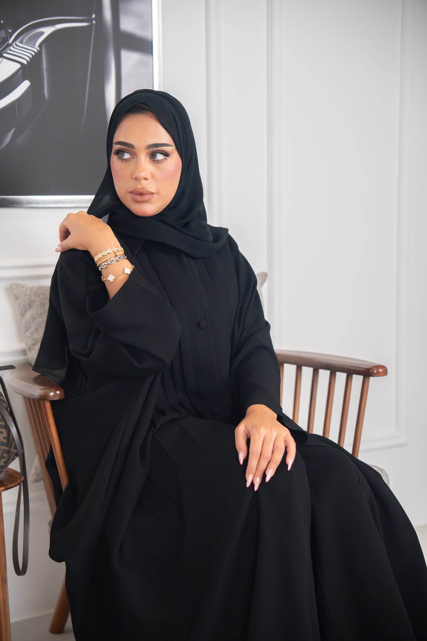 عباية الطايرة - أناقة مطوية في الحركة