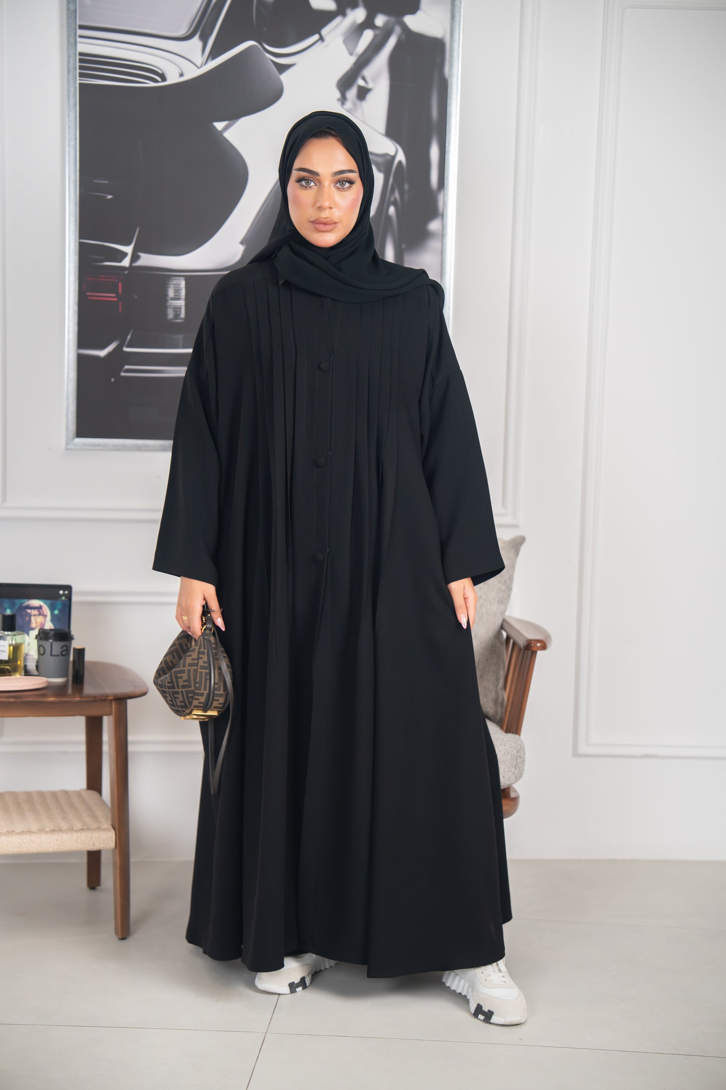 عباية الطايرة - أناقة مطوية في الحركة