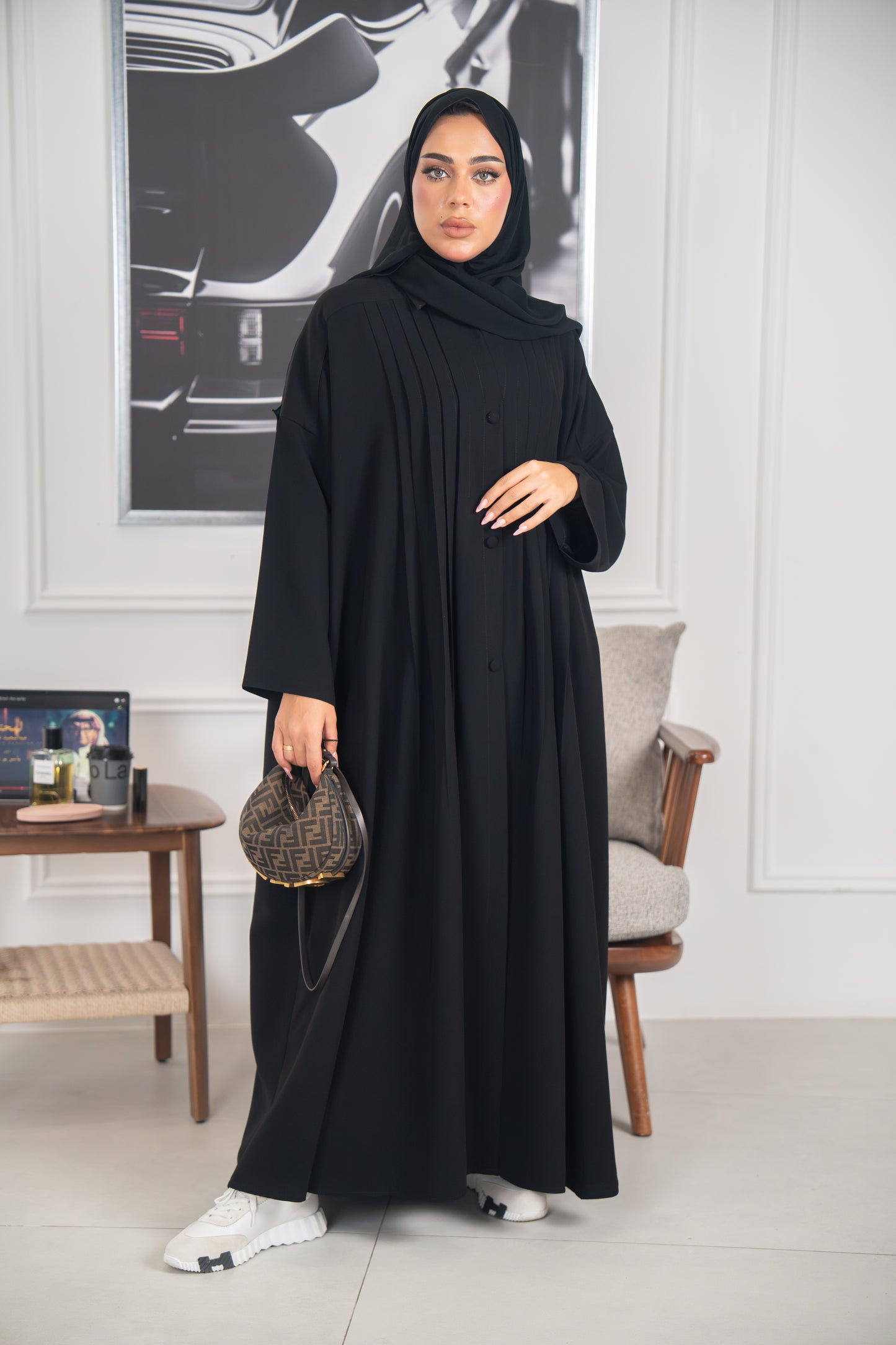 عباية الطايرة - أناقة مطوية في الحركة