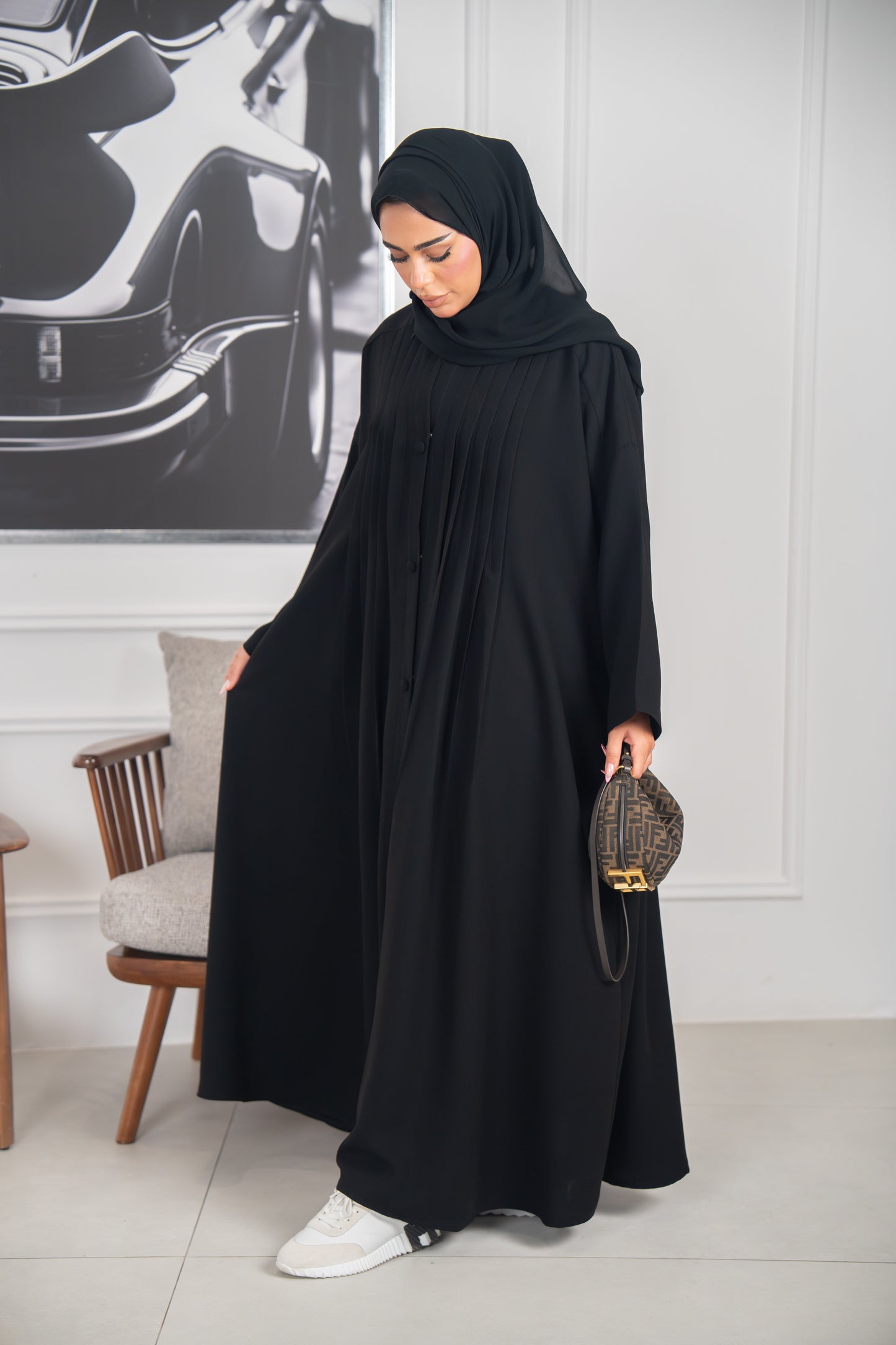 عباية الطايرة - أناقة مطوية في الحركة