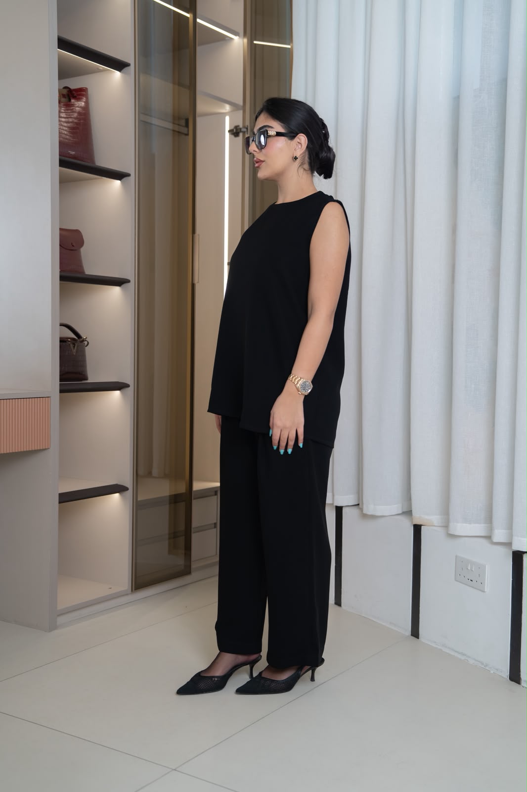 Black crepe blouse and pants set.C:1117