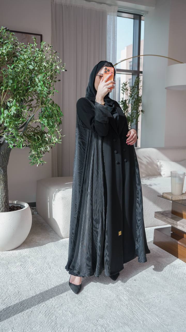 Crepe abaya with silk crepe, in black.C:1076