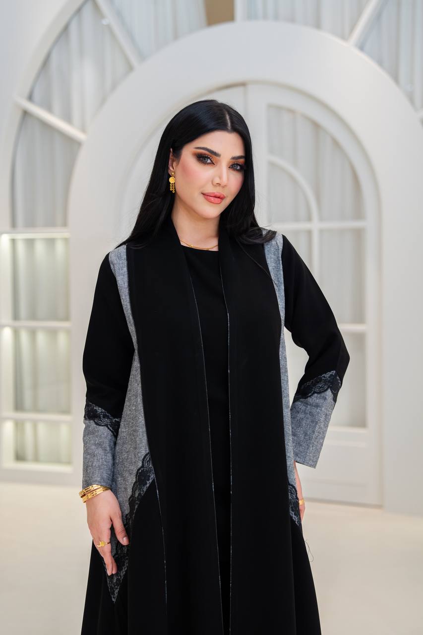 عباية كريب باللون الاسود مع لينن و دانتيل 