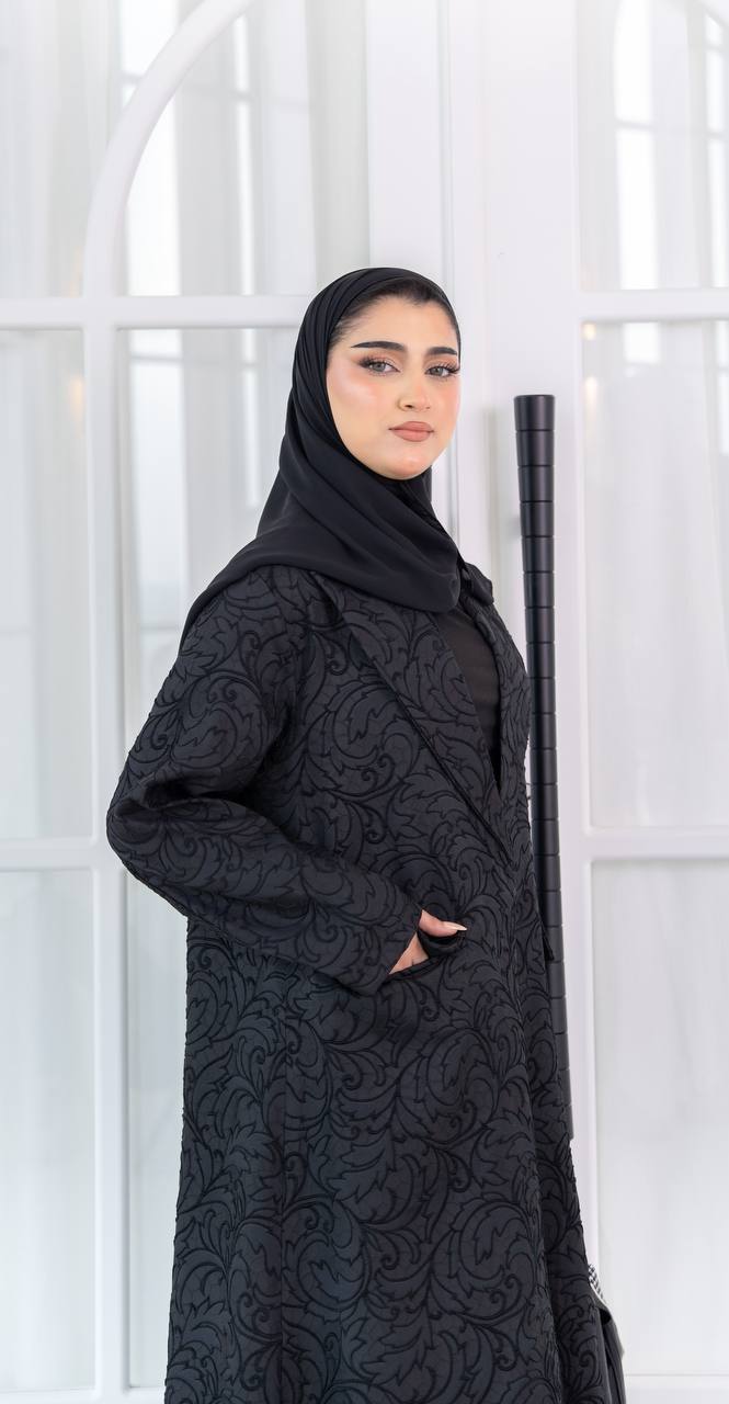 عباية بليزر بخام الجاكار باللون الاسود . C:1085 