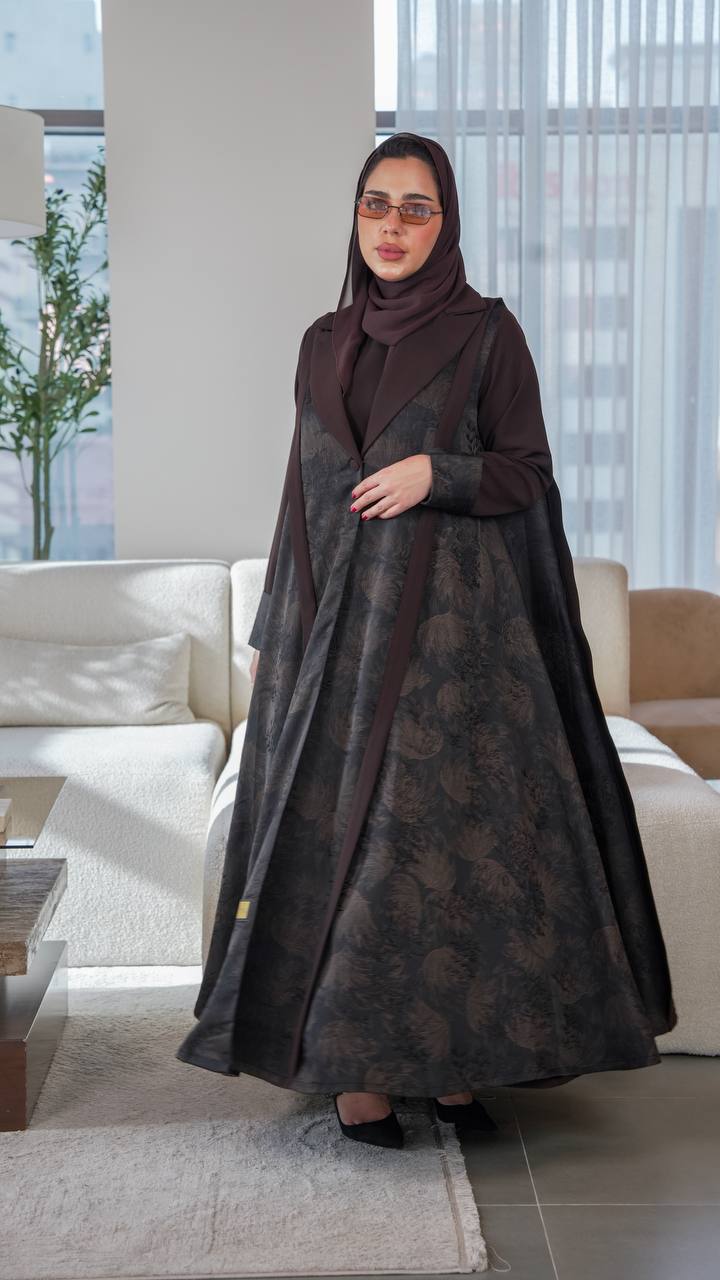 Plain crepe blazer abaya with floral crepe.C;1060