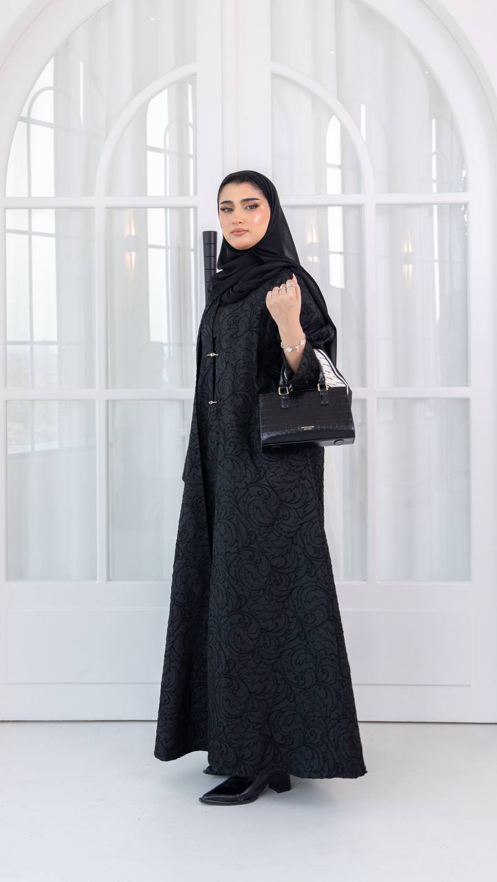 عباية بخام الجاكار باللون الاسود . C:1081