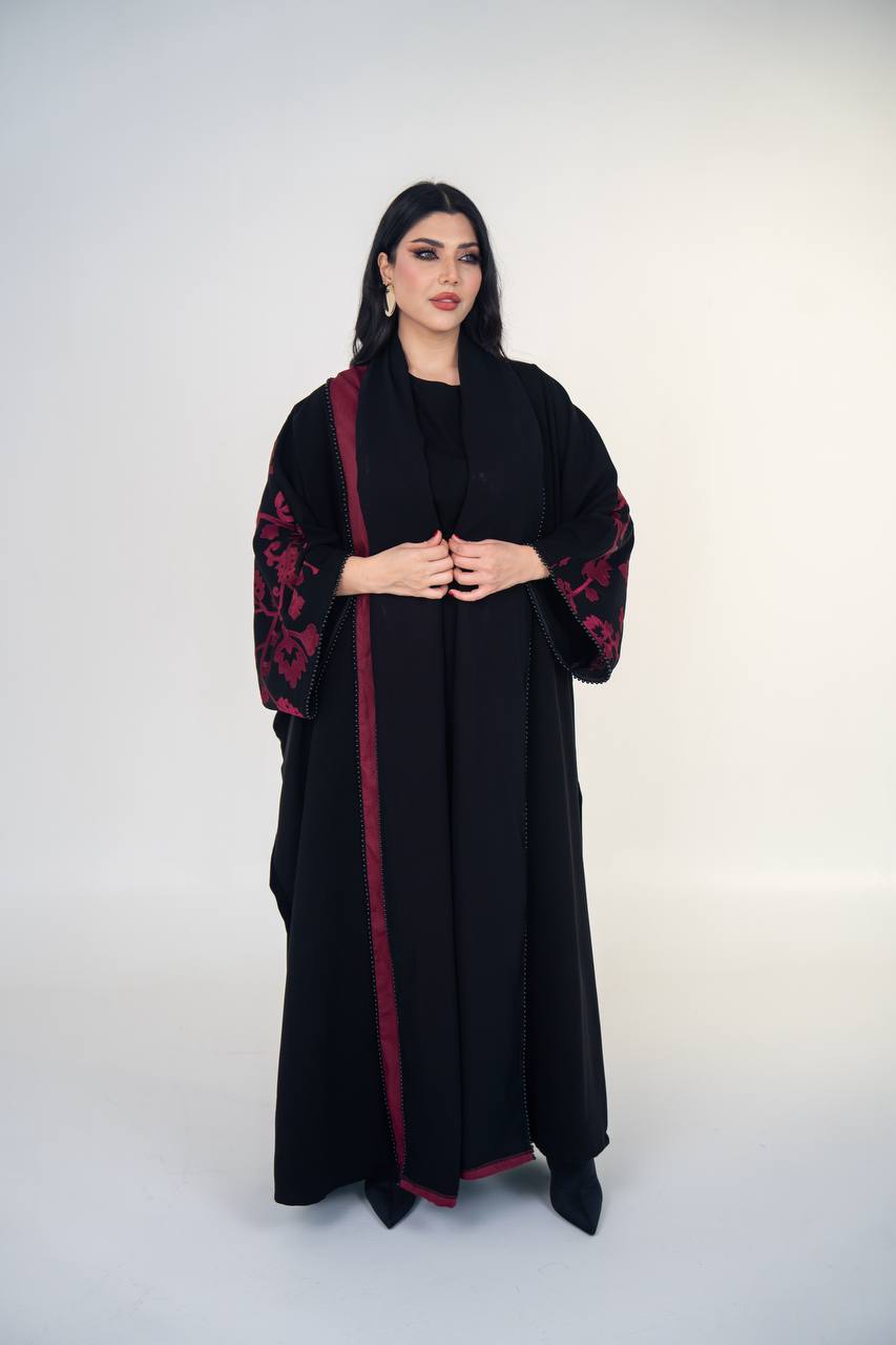 عباية بشت مخمل مع كريب مطرز 
