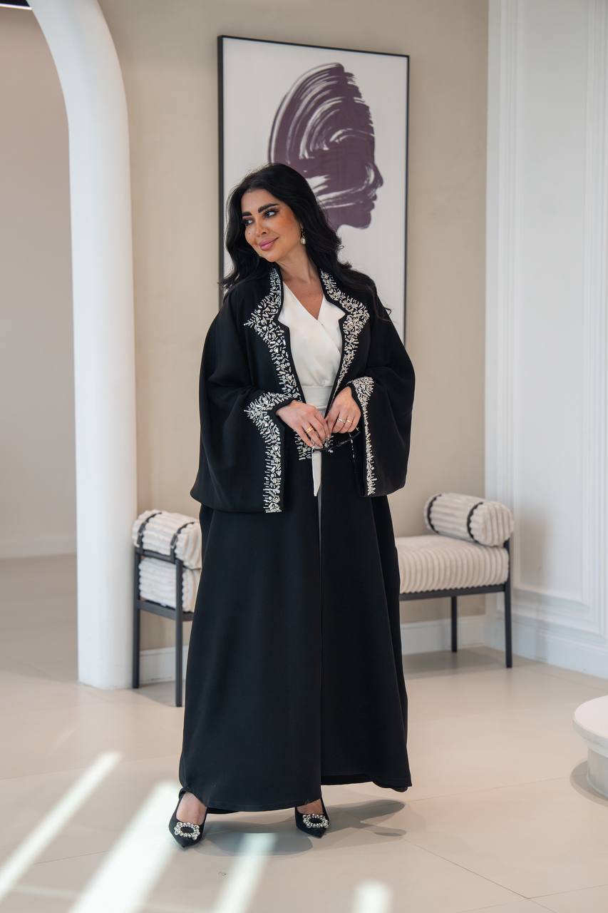 عباية بشت كريب باللون الاسود مع شك يدوي 