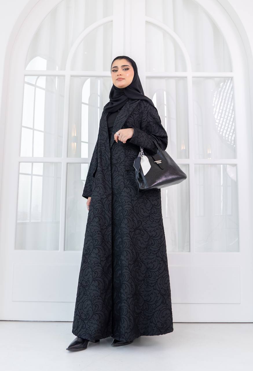 عباية بليزر بخام الجاكار باللون الاسود . C:1085 