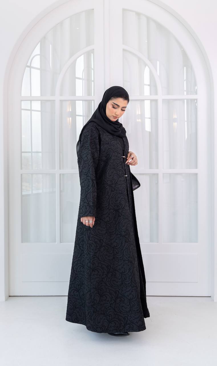 عباية بخام الجاكار باللون الاسود . C:1081