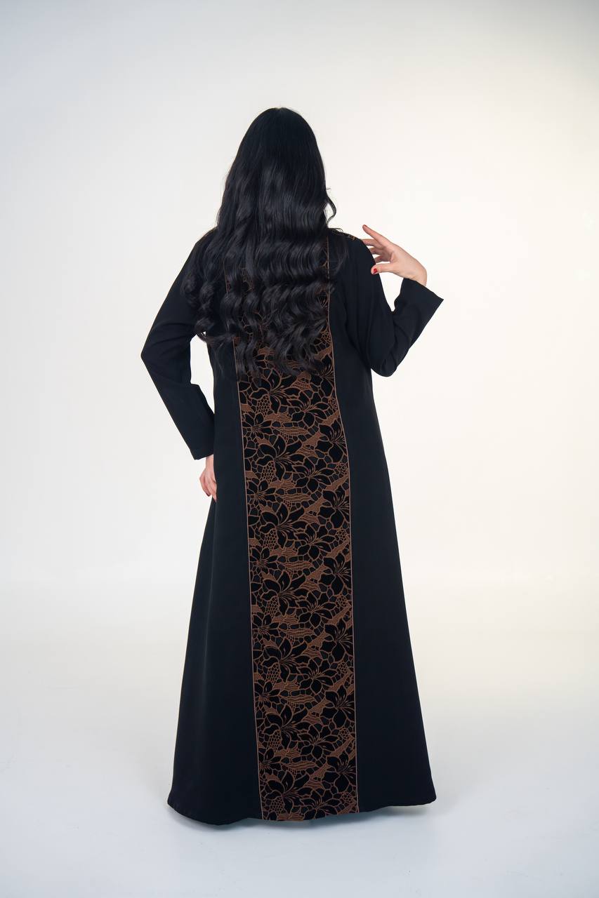 عباية كريب اسود مع مخمل مطرز 