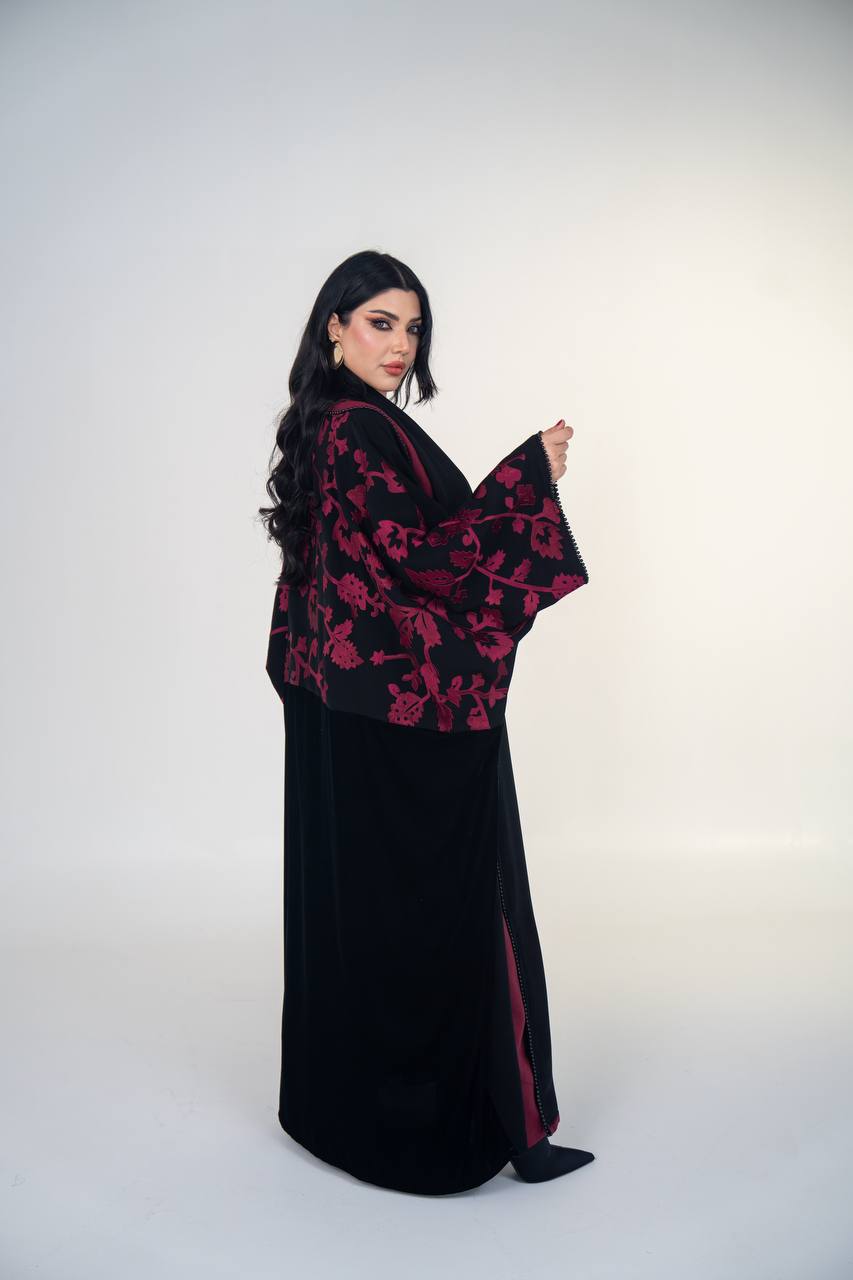 عباية بشت مخمل مع كريب مطرز 