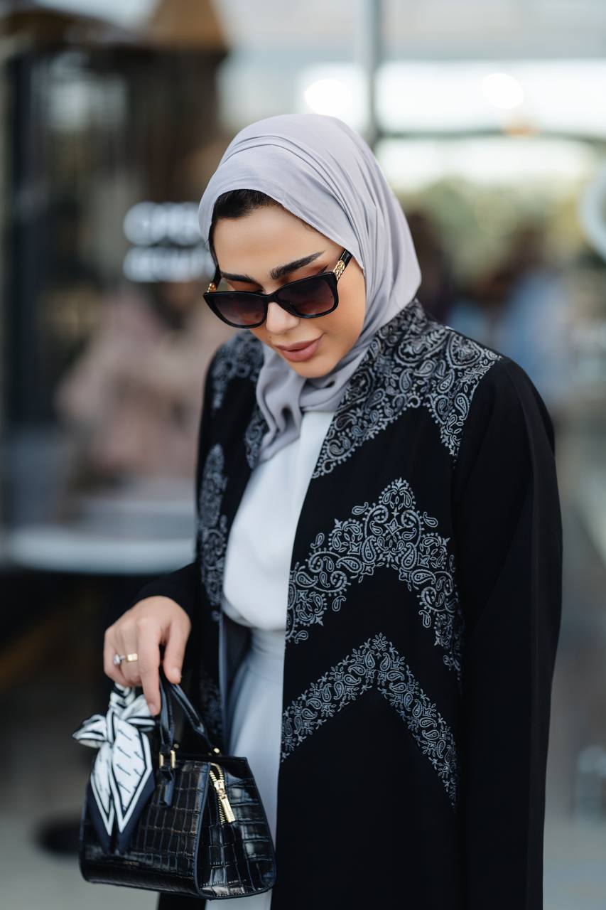 Black crepe abaya with white embroidery