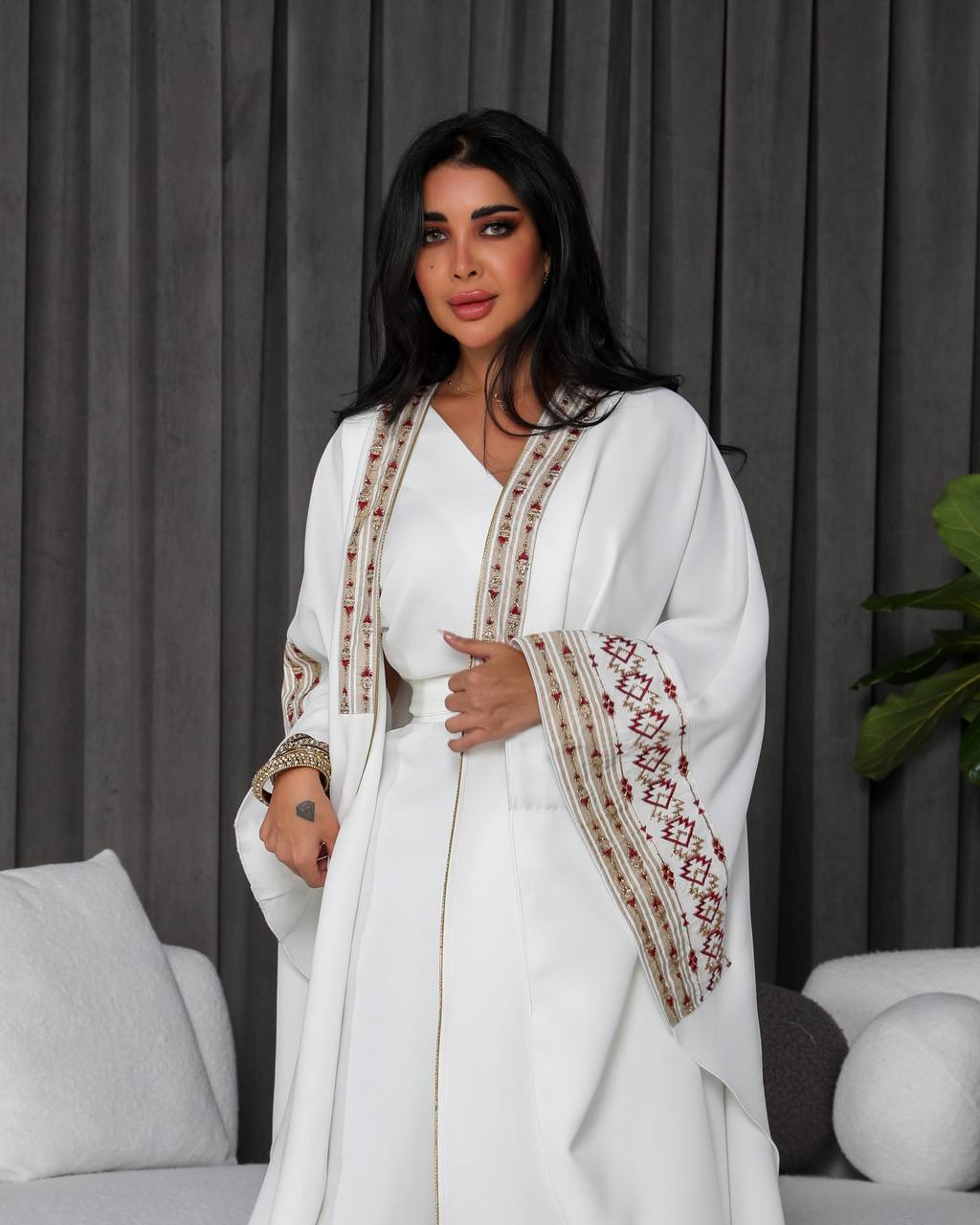 White crepe shawl with embroidery.C;1054