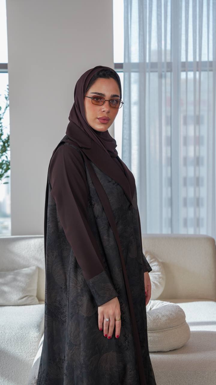 Plain crepe blazer abaya with floral crepe.C;1060