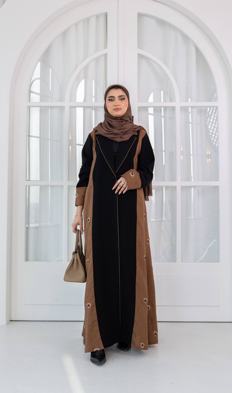Crepe abaya with linen, with hand embroidery and beading. C:1084