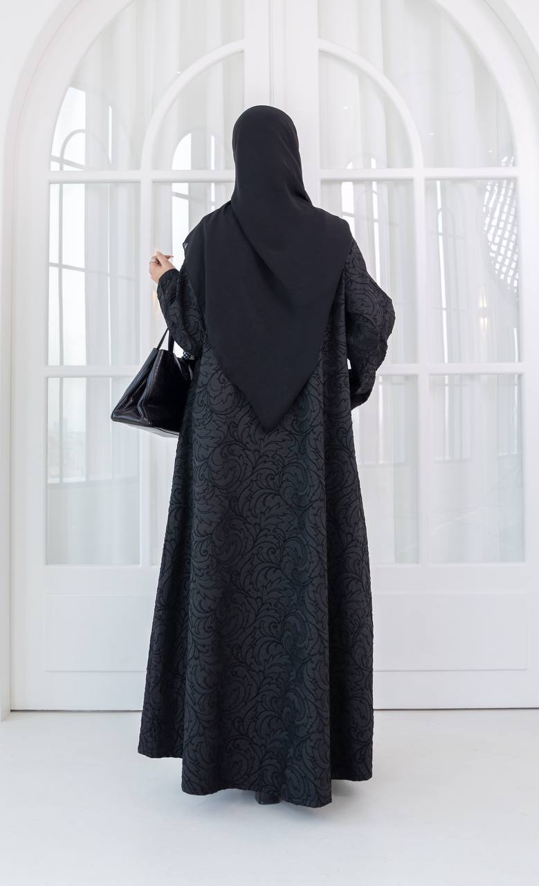 عباية بليزر بخام الجاكار باللون الاسود . C:1085 