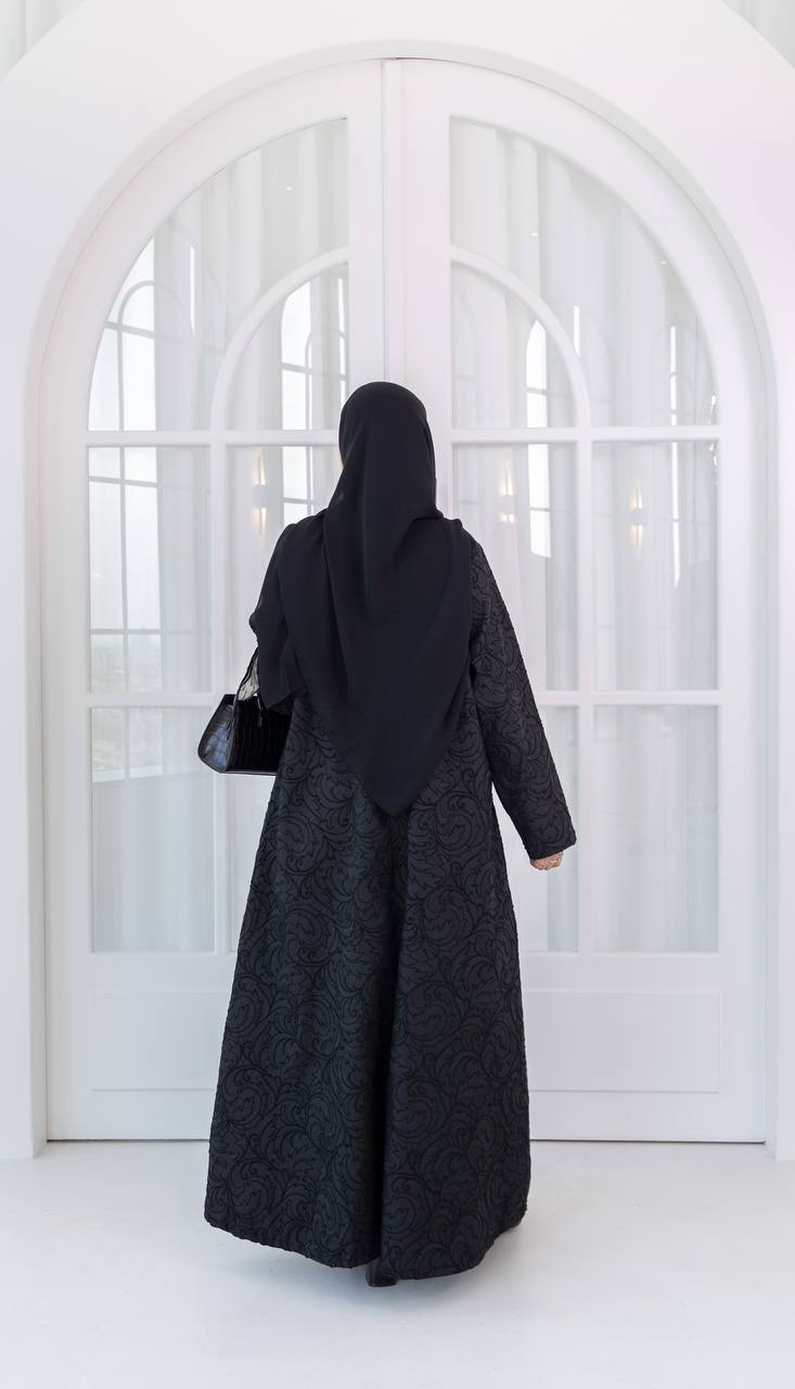 عباية بخام الجاكار باللون الاسود . C:1081