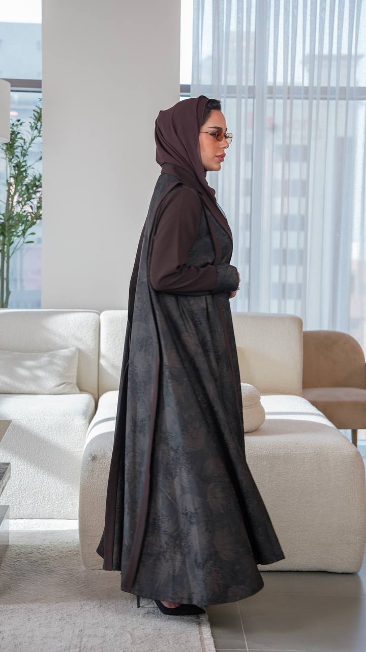 Plain crepe blazer abaya with floral crepe.C;1060