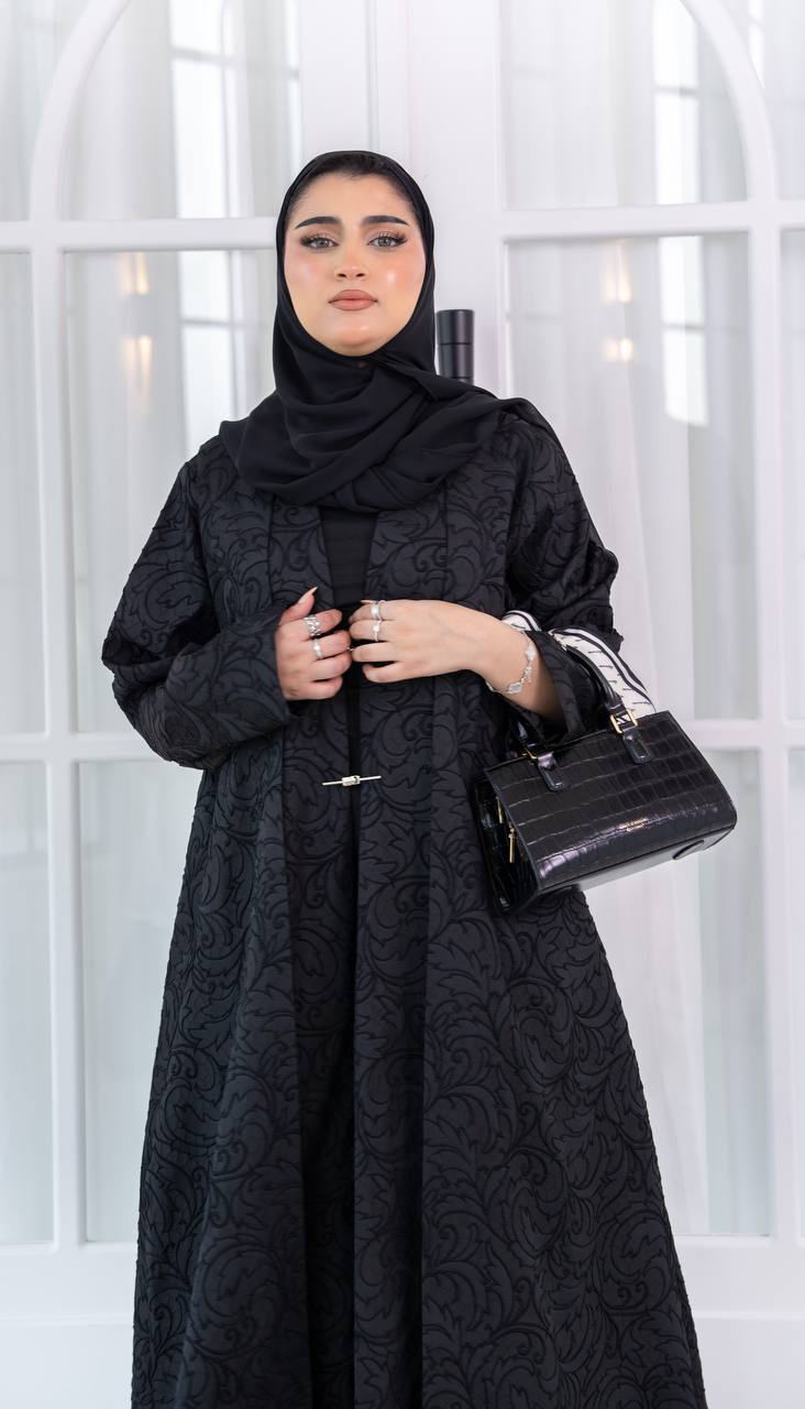 عباية بخام الجاكار باللون الاسود . C:1081