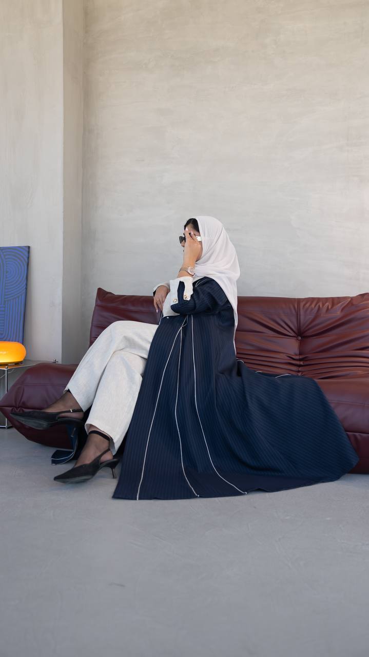 Linen abaya in navy blue . C:1097