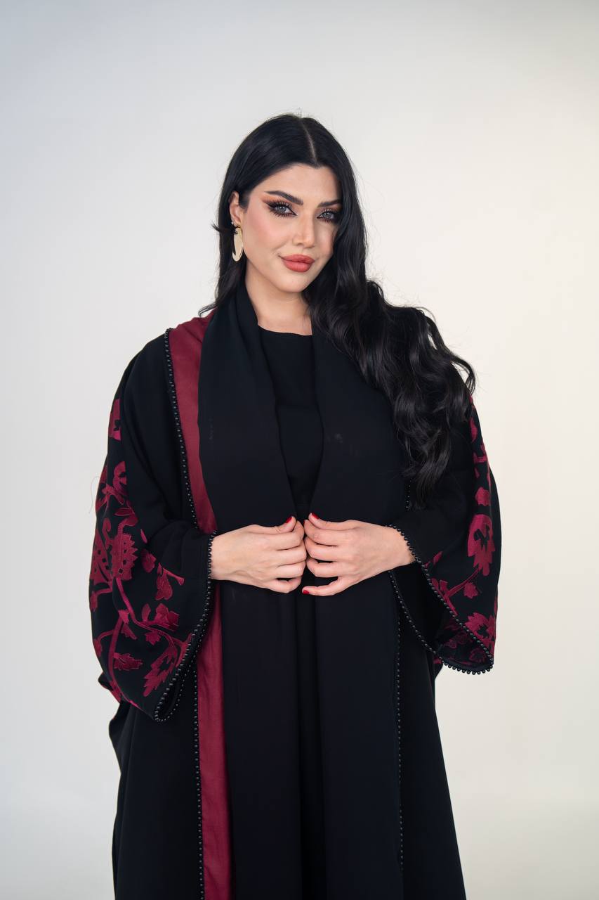 عباية بشت مخمل مع كريب مطرز 