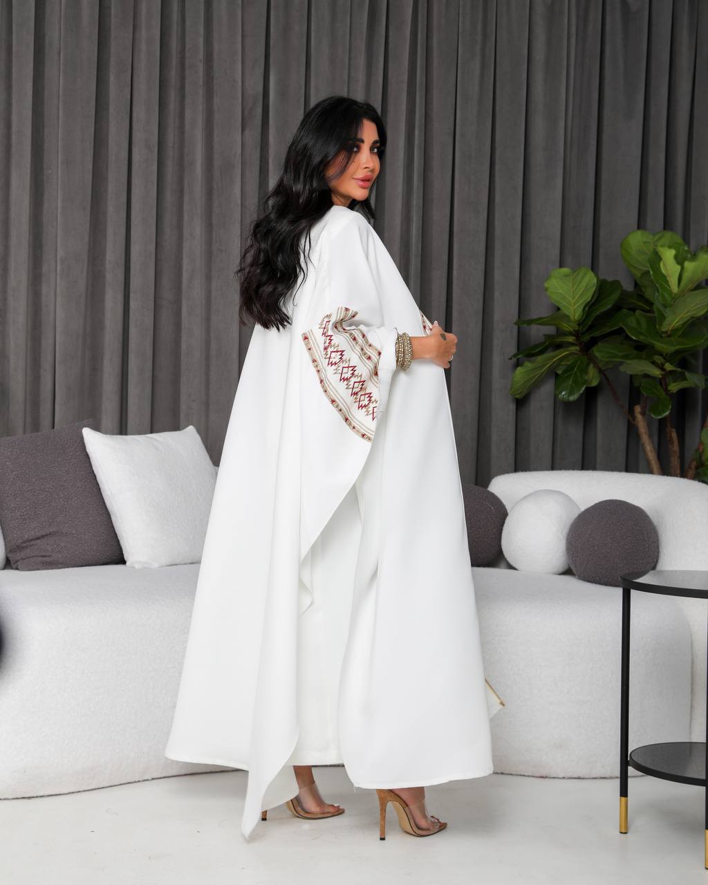 White crepe shawl with embroidery.C;1054