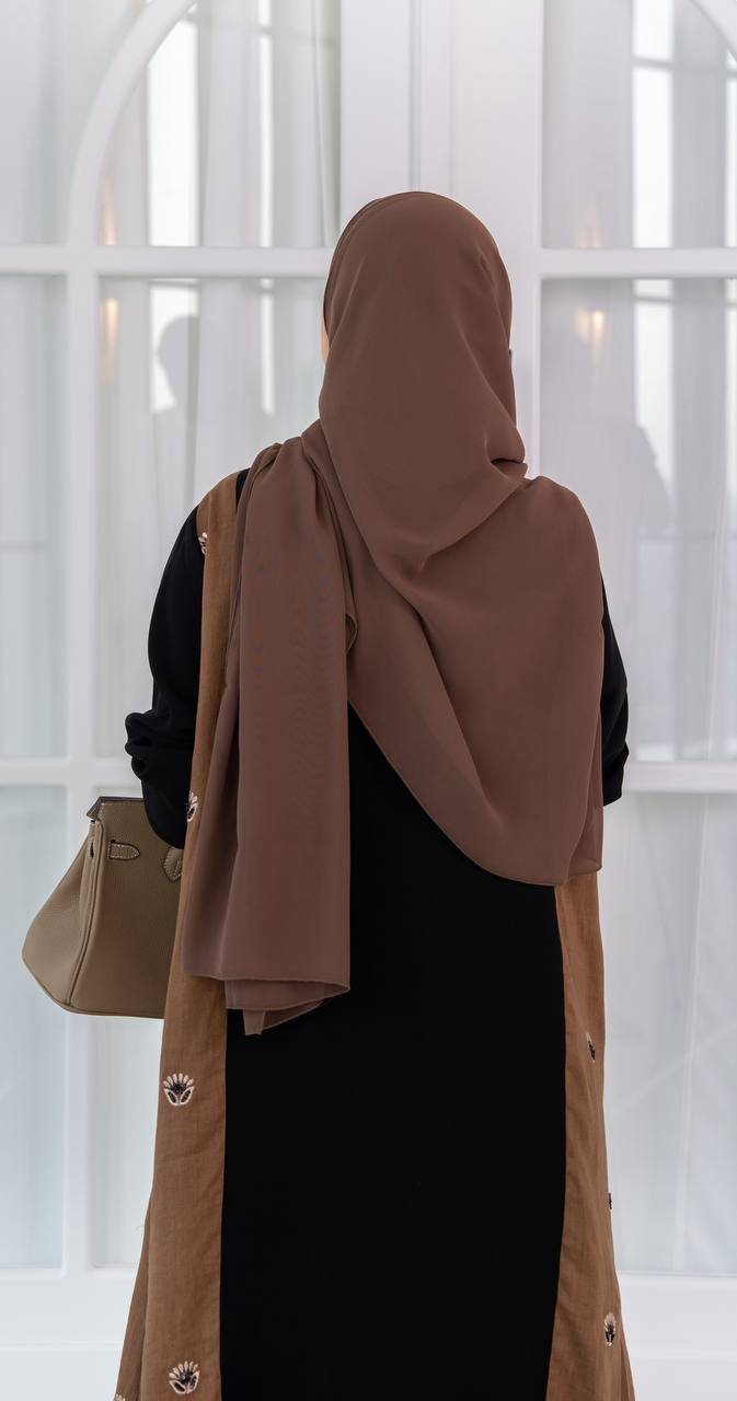 Crepe abaya with linen, with hand embroidery and beading. C:1084