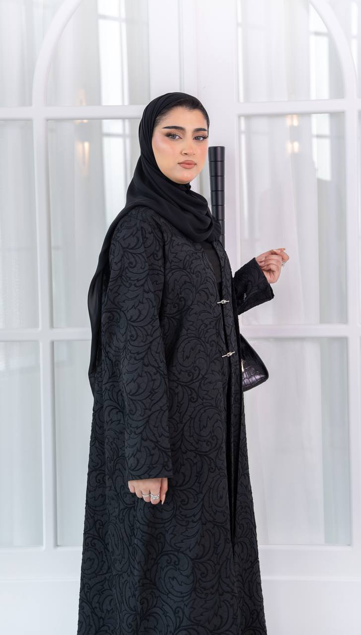 عباية بخام الجاكار باللون الاسود . C:1081
