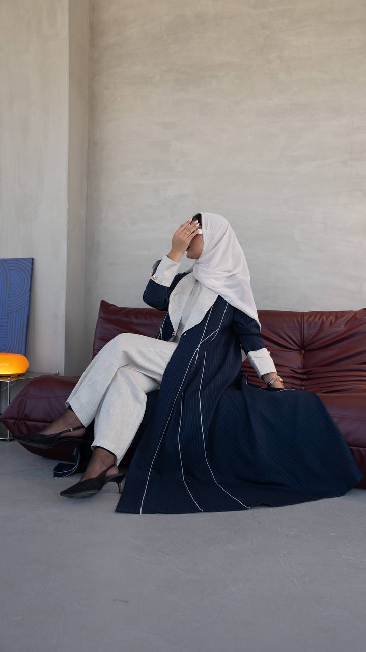 Linen abaya in navy blue . C:1097