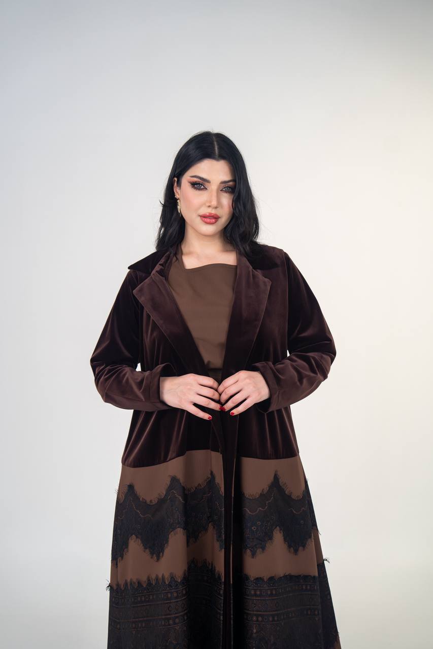 عباية بليزر مخمل و كريب مع جوبير
