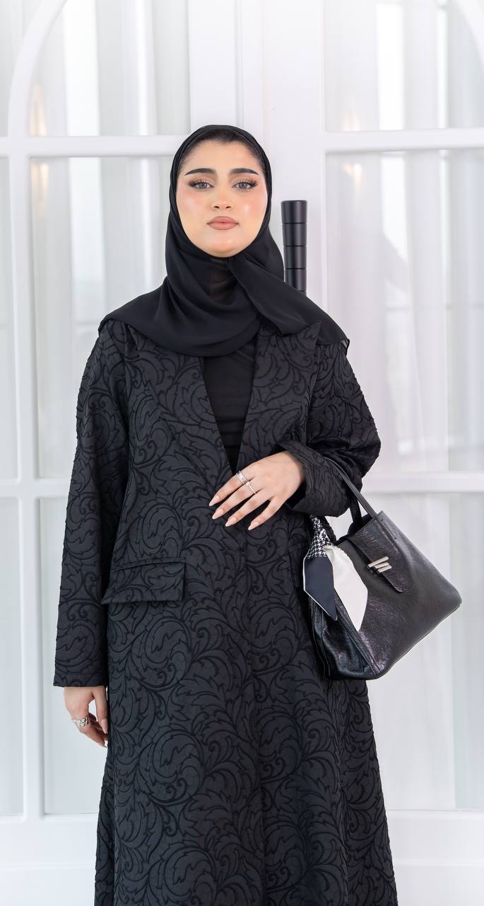 عباية بليزر بخام الجاكار باللون الاسود . C:1085 