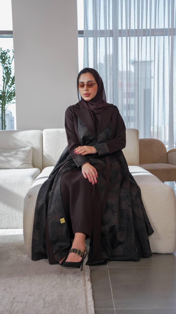 Plain crepe blazer abaya with floral crepe.C;1060