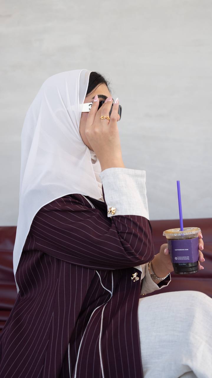 Linen abaya, burgundy color. C:1097